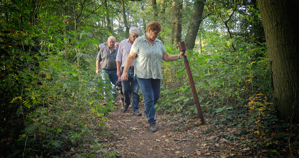 as-uitstrooien-bos-tolad